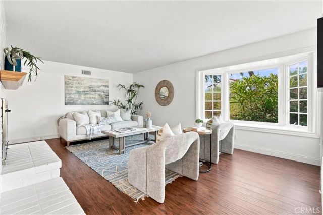 3281 Michigan Avenue, Costa Mesa, CA 92626
