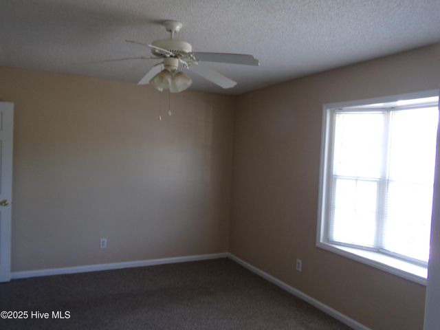 3987 Sterling Pointe Drive Lll9, Winterville, NC 28590
