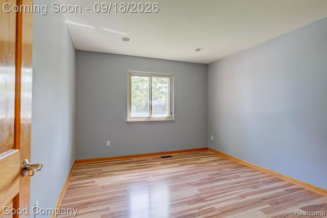 9035 Houghton Street, Livonia, MI 48150