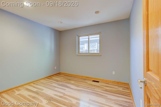 9035 Houghton Street, Livonia, MI 48150