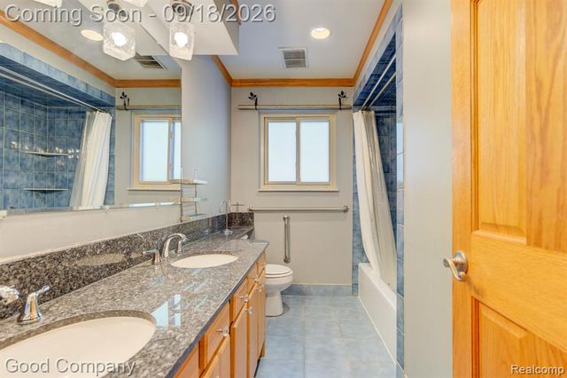 9035 Houghton Street, Livonia, MI 48150