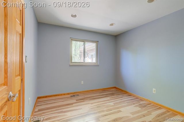 9035 Houghton Street, Livonia, MI 48150