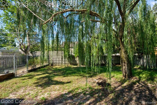 9035 Houghton Street, Livonia, MI 48150