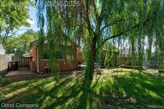 9035 Houghton Street, Livonia, MI 48150