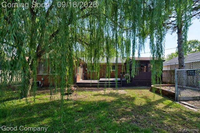 9035 Houghton Street, Livonia, MI 48150