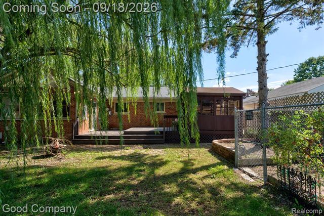 9035 Houghton Street, Livonia, MI 48150
