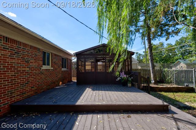 9035 Houghton Street, Livonia, MI 48150