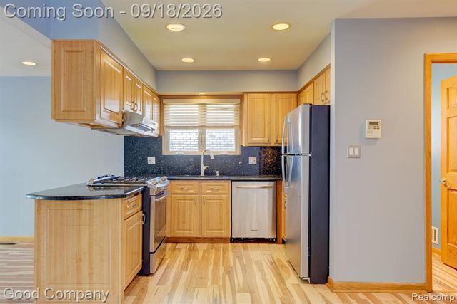 9035 Houghton Street, Livonia, MI 48150