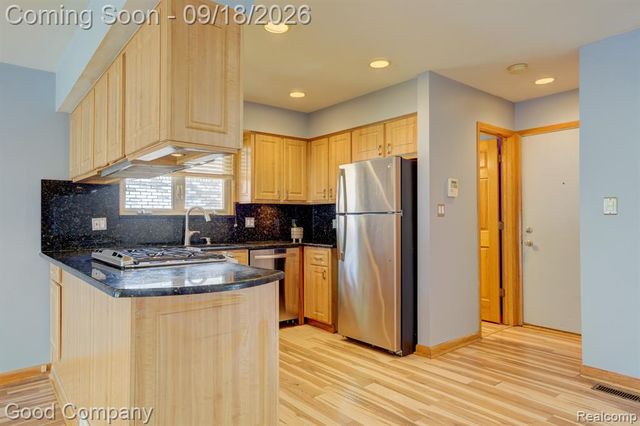 9035 Houghton Street, Livonia, MI 48150