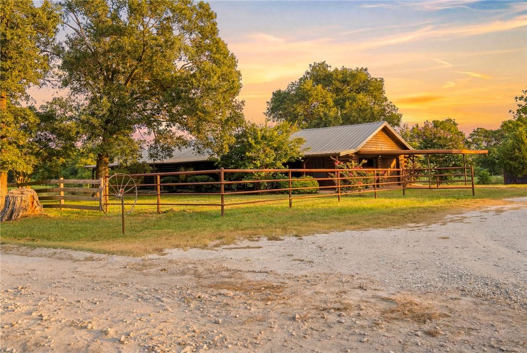 577 Watson Road, Normangee, TX 77871 — exterior