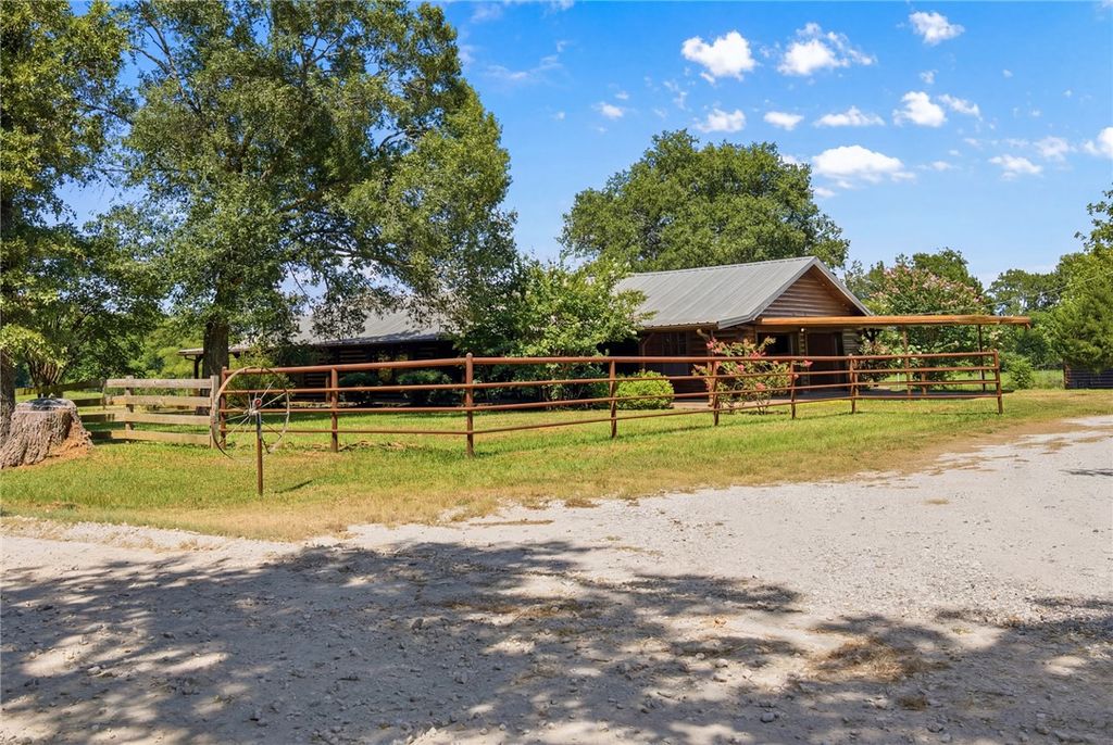 577 Watson Road, Normangee, TX 77871 — photo 2