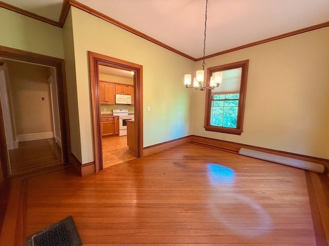 209 Bacon St 1, Natick, MA 01760