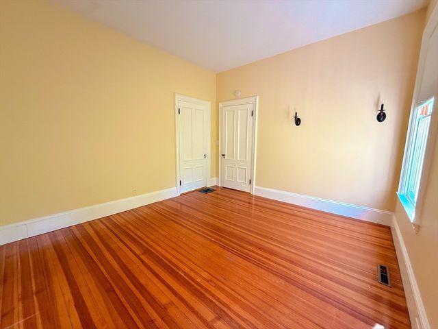 209 Bacon St 1, Natick, MA 01760