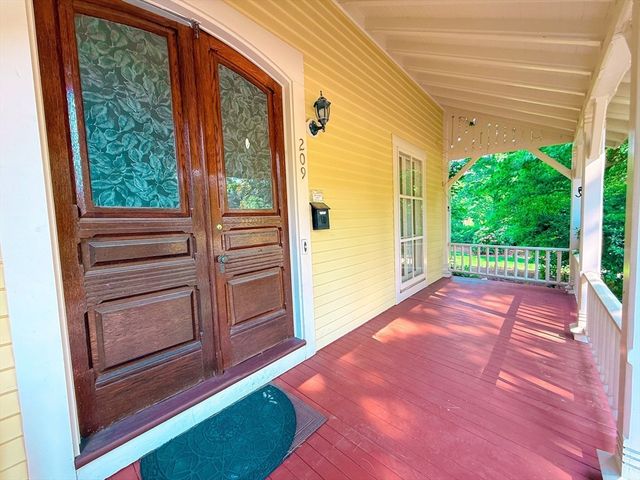 209 Bacon St 1, Natick, MA 01760