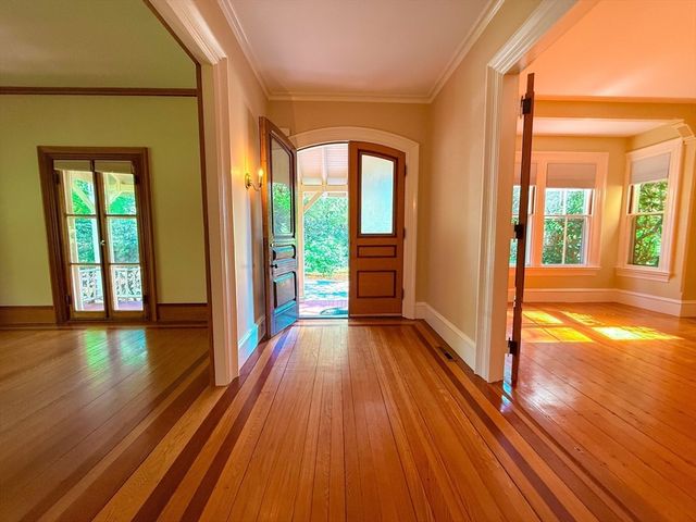 209 Bacon St 1, Natick, MA 01760