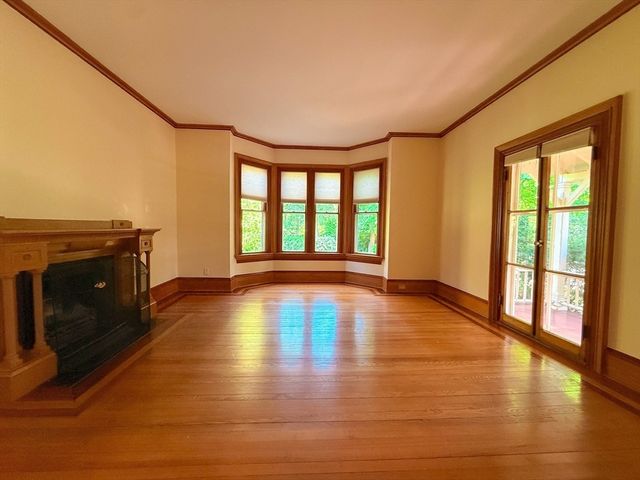 209 Bacon St 1, Natick, MA 01760