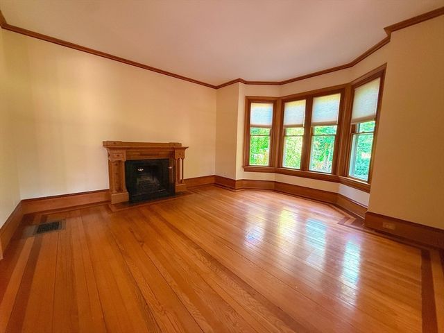 209 Bacon St 1, Natick, MA 01760
