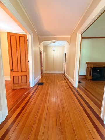 209 Bacon St 1, Natick, MA 01760