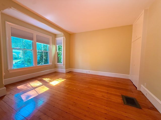 209 Bacon St 1, Natick, MA 01760
