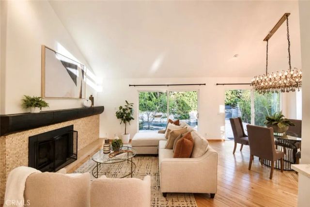 28 Cambridge, Irvine, CA 92620
