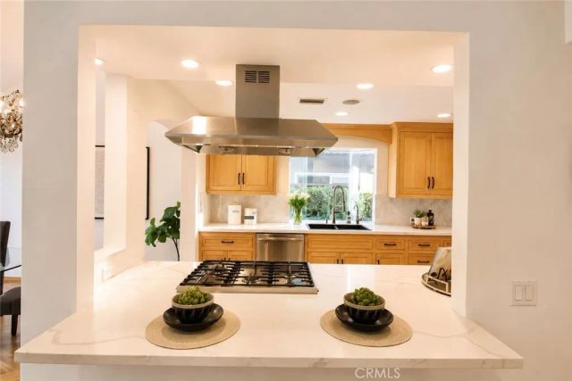 28 Cambridge, Irvine, CA 92620