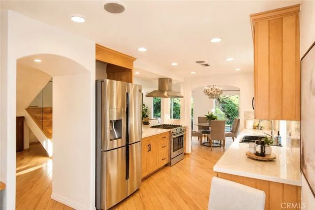 28 Cambridge, Irvine, CA 92620