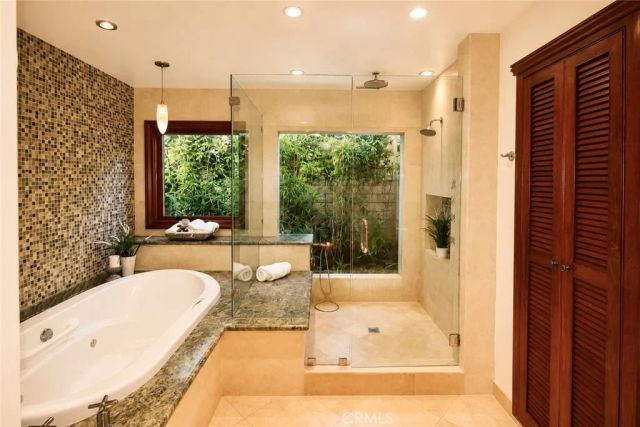 28 Cambridge, Irvine, CA 92620