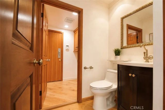 28 Cambridge, Irvine, CA 92620