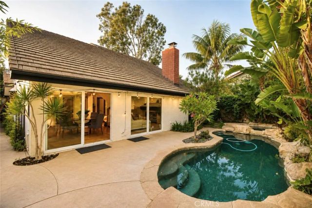 28 Cambridge, Irvine, CA 92620