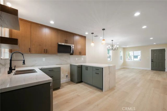 745 W 106th, Los Angeles, CA 90044