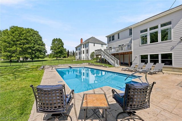 522 Tanglewood Trail, Cuyahoga Falls, OH 44223