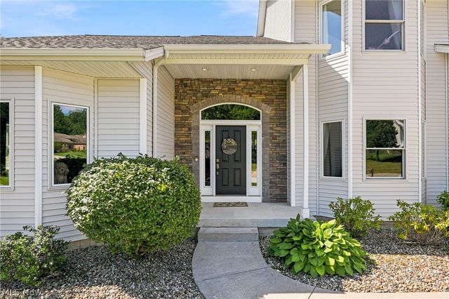 522 Tanglewood Trail, Cuyahoga Falls, OH 44223