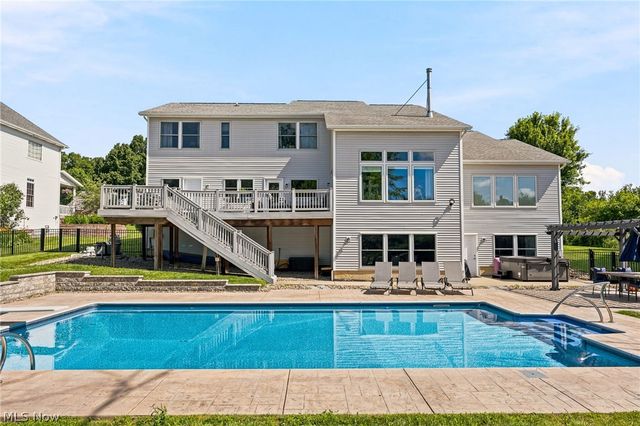 522 Tanglewood Trail, Cuyahoga Falls, OH 44223