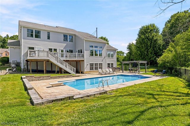 522 Tanglewood Trail, Cuyahoga Falls, OH 44223