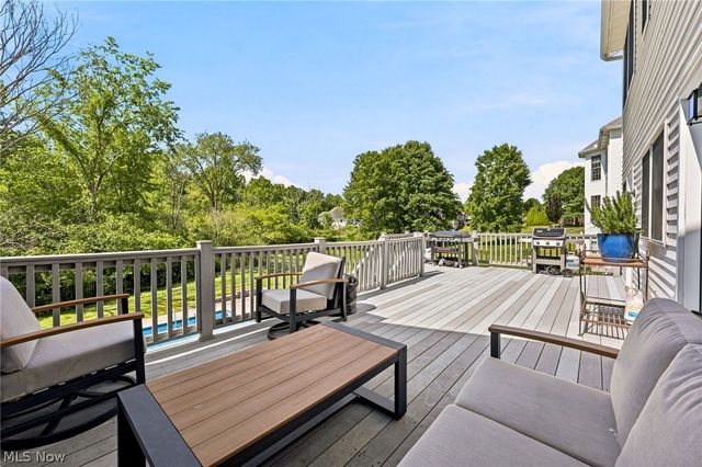 522 Tanglewood Trail, Cuyahoga Falls, OH 44223