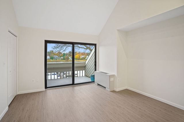 7 River Road 310, Greenwich, CT 06850