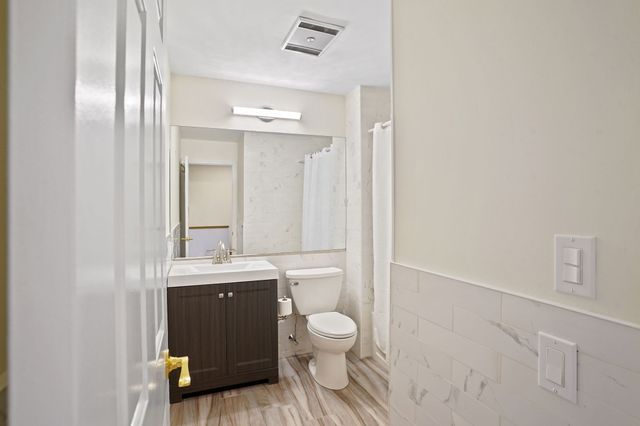 7 River Road 310, Greenwich, CT 06850