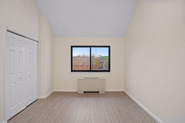 7 River Road 310, Greenwich, CT 06850