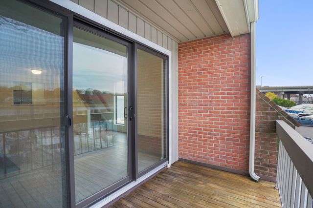 7 River Road 310, Greenwich, CT 06850