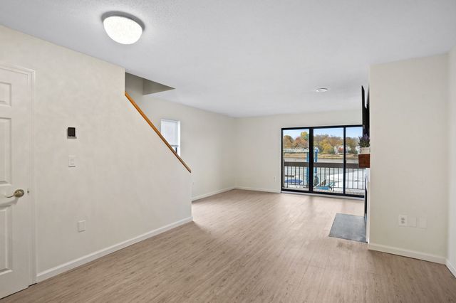 7 River Road 310, Greenwich, CT 06850