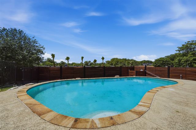 1613 Iroquois Drive, Garland, TX 75043