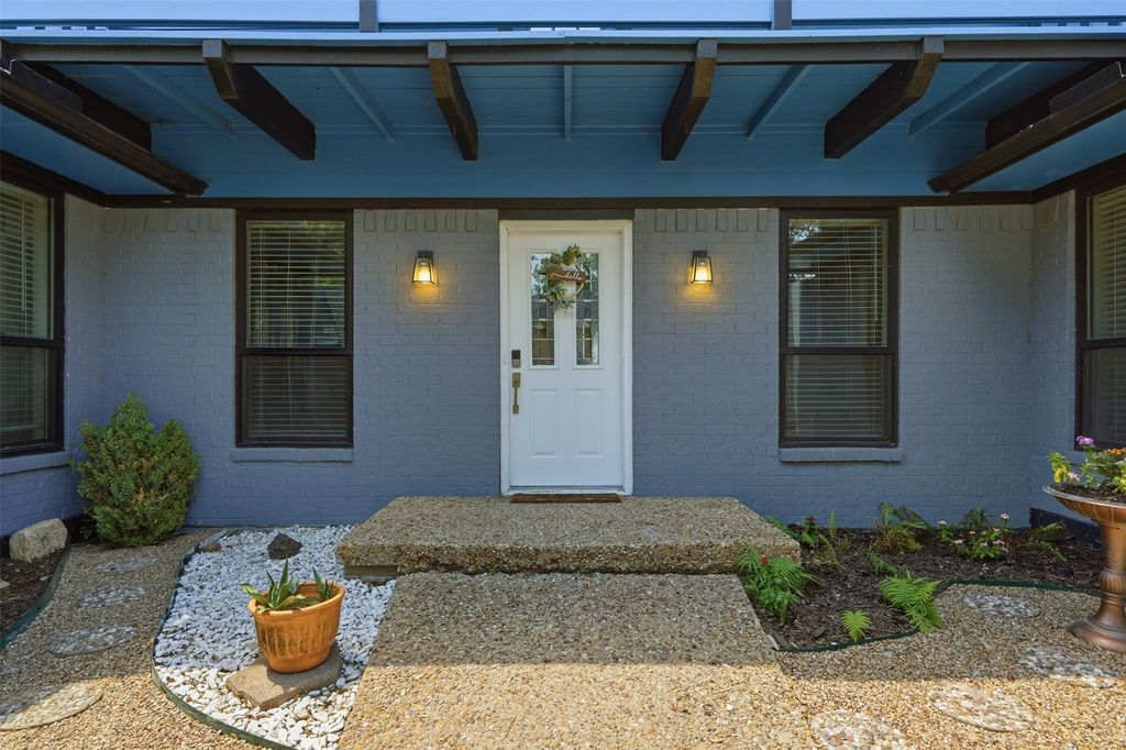 1613 Iroquois Drive, Garland, TX 75043