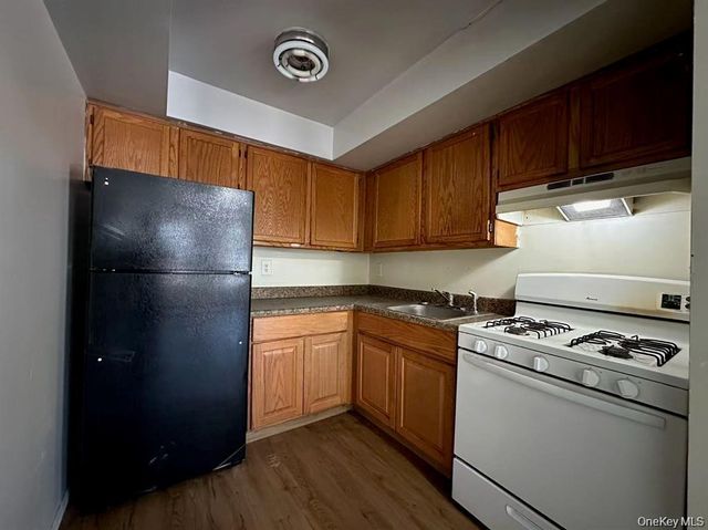 2000 Mapes Avenue, Bronx, NY 10460