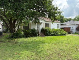 6326 Petain Avenue, Dallas, TX 75227