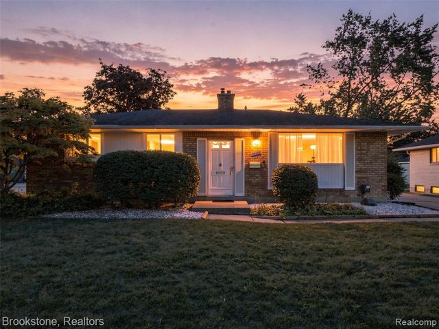 36222 Woodingham Street, Clinton Township, MI 48035