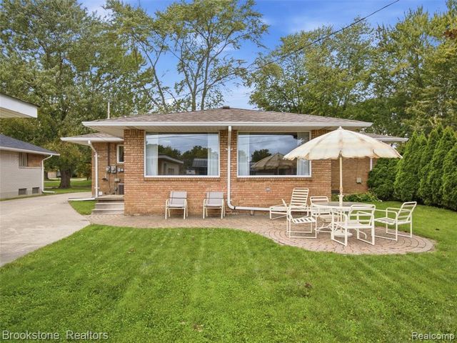 36222 Woodingham Street, Clinton Township, MI 48035