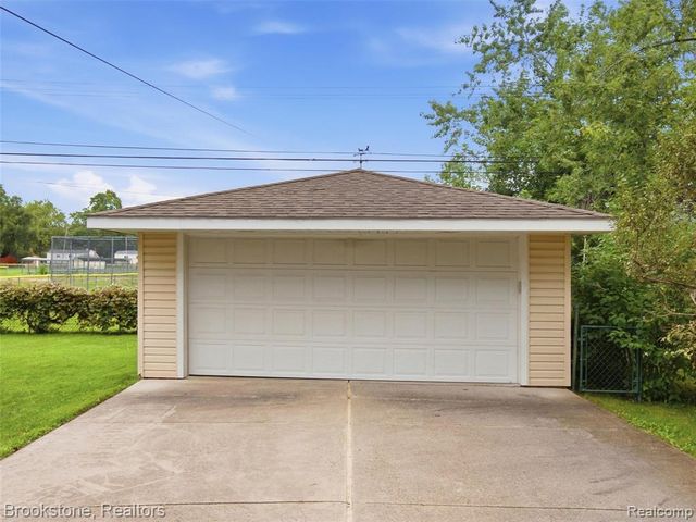36222 Woodingham Street, Clinton Township, MI 48035