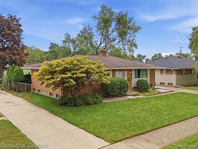 36222 Woodingham Street, Clinton Township, MI 48035