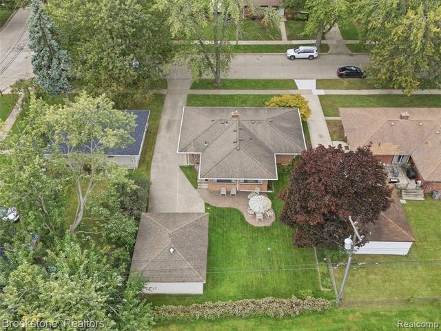 36222 Woodingham Street, Clinton Township, MI 48035