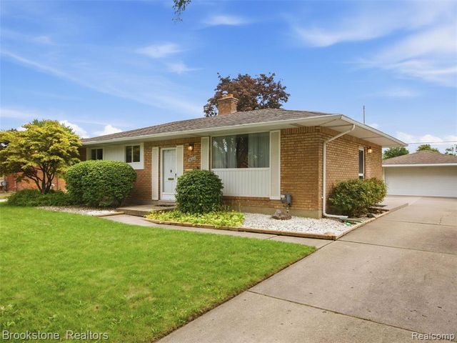 36222 Woodingham Street, Clinton Township, MI 48035
